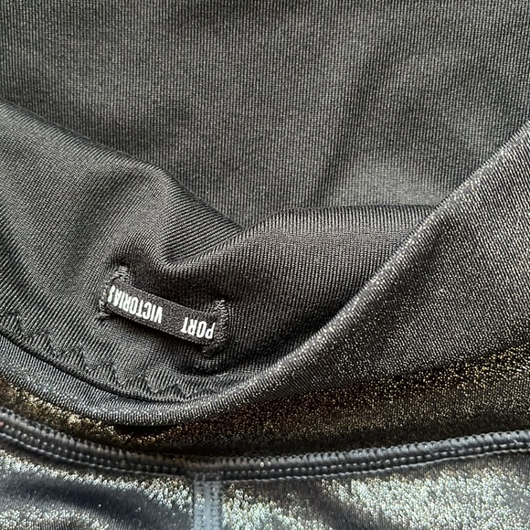 Victoria’s Secret sport knockout leggings, size small - Picture 5 of 6